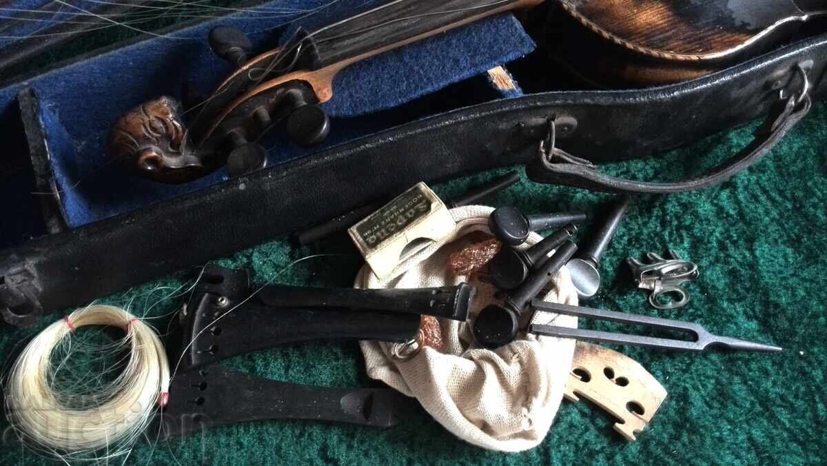 Auction  Old violin from 1809