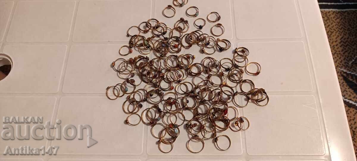 Vintage rings from the last century - 164 pieces mix of models