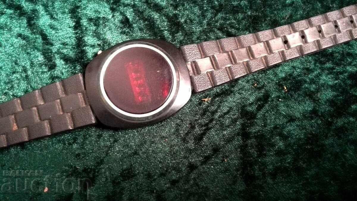 Vintage Men's LED Watch Commodore, Made in Hong Kong - 6