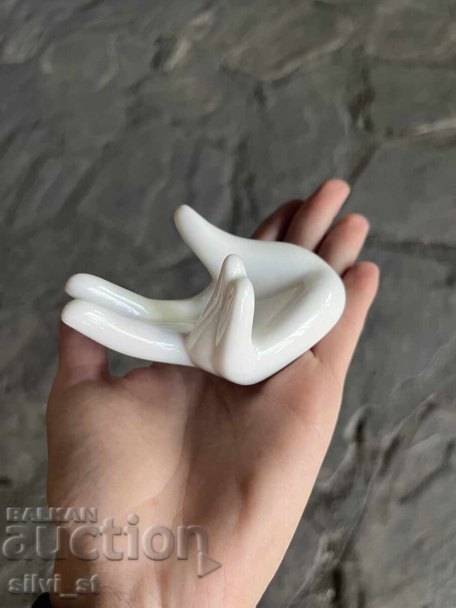 Auction Porcelain figurines Auction Porcelain figurines