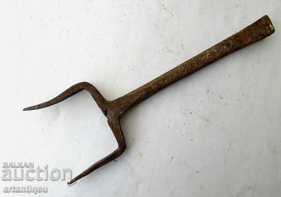 Licitație Antică nicovală primitivă - unealtă de fierărie
