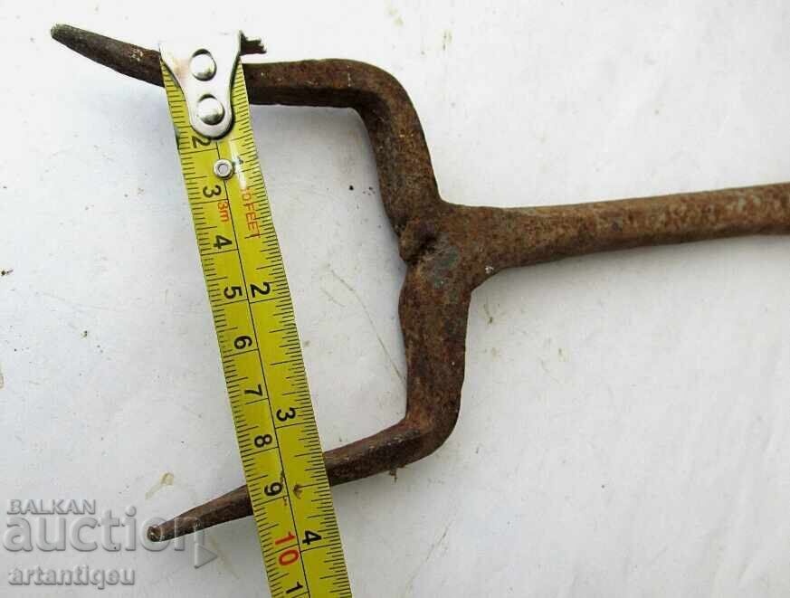 Antică nicovală primitivă - unealtă de fierărie - 5