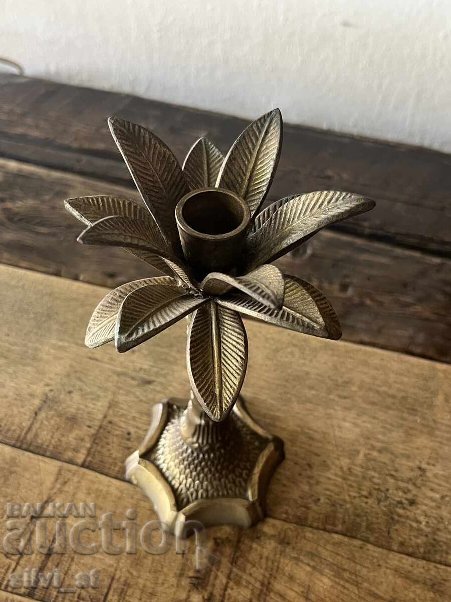 Delivery of Brass candlestick / Palm Delivery of Brass candlestick / Palm