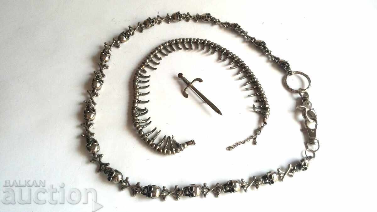 Стари метъл пънкарски синджири и значка меч с цена 68.00 лв. | € 34.77 Стари метъл пънкарски синджири и значка меч с цена 68.00 лв. | € 34.77