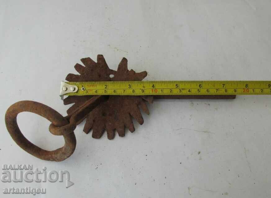 Аукцион Антична кована желязна дръжка за врата с лост