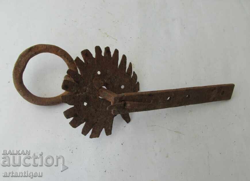 Αρχαία σφυρήλατη σιδερένια λαβή πόρτας με μοχλό - 5