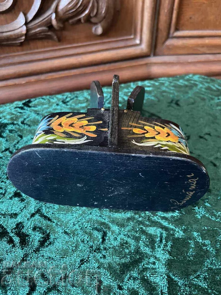 Auction  Salt shaker - tree, painted 11/11 cm