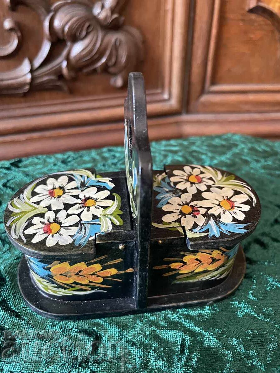 Salt shaker - tree, painted 11/11 cm