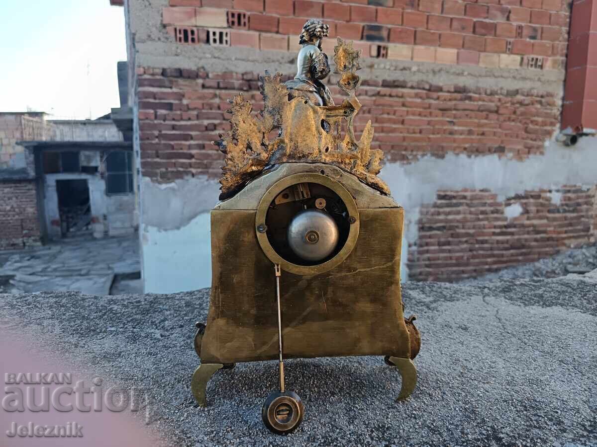 Frumos Ceas de Șemineu Bronz Franța Sec. 19 - Funcționează! cu preț € 350.00 | 684.54 BGN