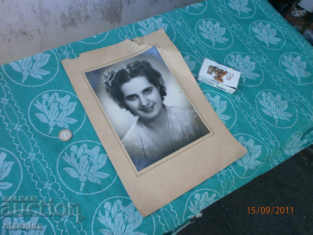 Δημοπρασία Φωτογραφία Μαρία Κούτεβα Δημοπρασία Φωτογραφία Μαρία Κούτεβα