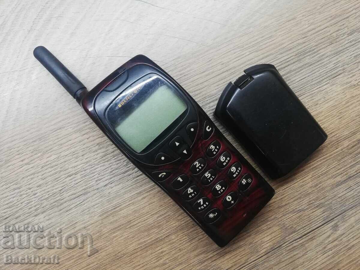 Delivery of Old Retro Phone Mobile Phone Benefon DRAGON TDP70WP