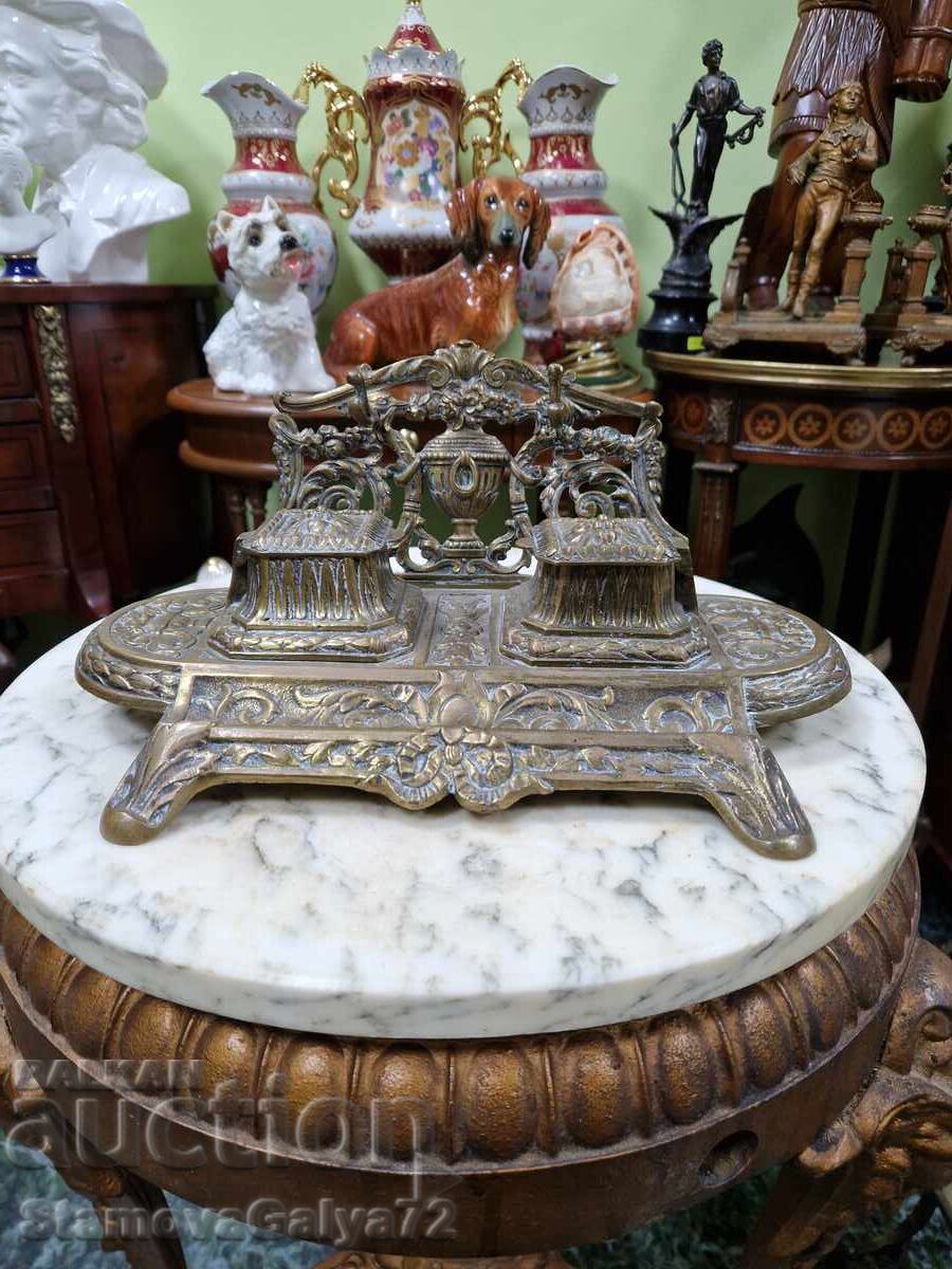 Beautiful antique French bronze inkwell with price 277.00 BGN | € 141.63