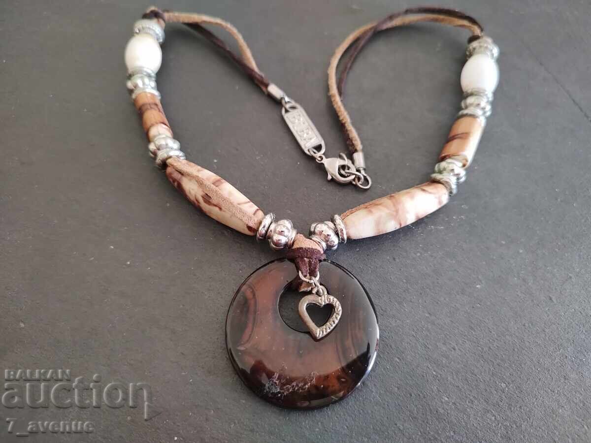 Necklace, necklace, jewelry, branded effect 10.08.2025