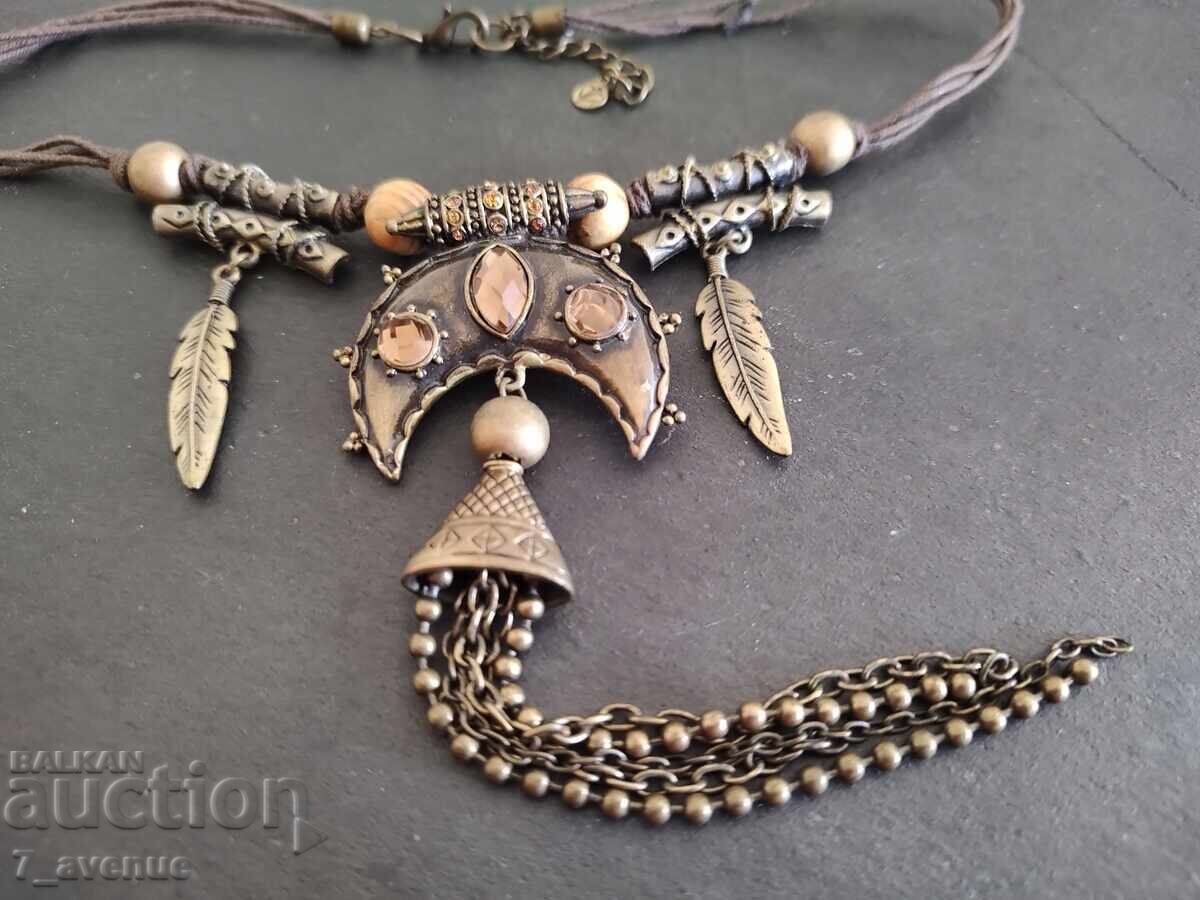 Livrarea Gherdan, colier, bijuterie, efect de marcă 10.08.2025