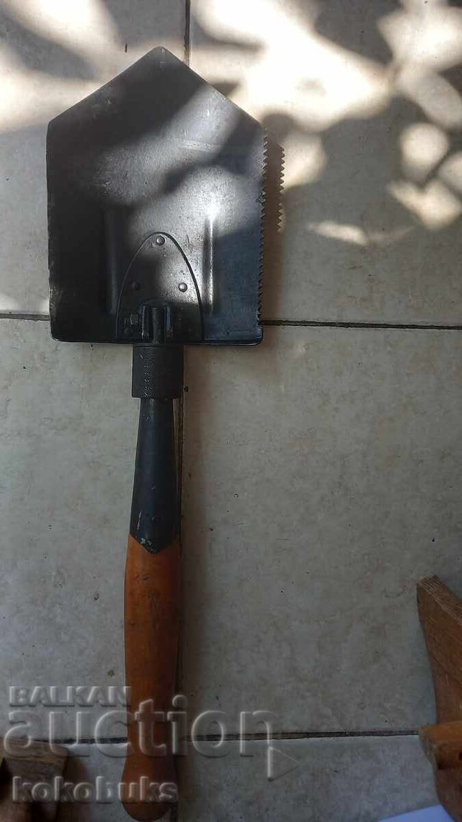 Auction Military spade Auction Military spade