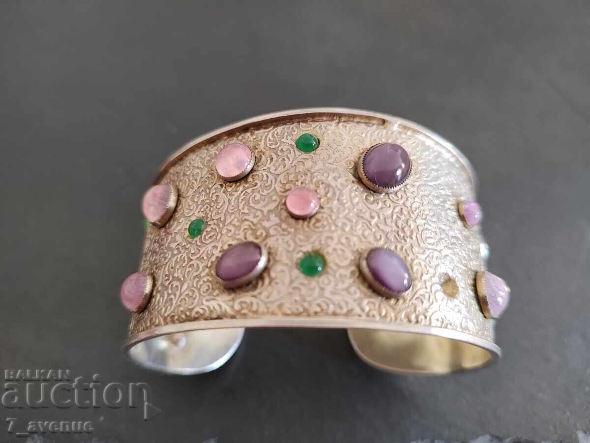 Auction  Necklace jewelry, 10.08.2025