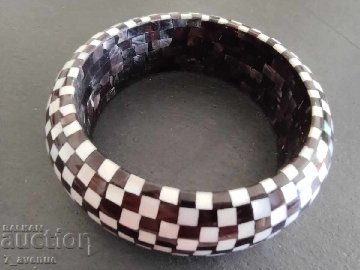 Delivery of Necklace jewelry, Mother of Pearl 70s, 10.08.2025 Delivery of Necklace jewelry, Mother of Pearl 70s, 10.08.2025