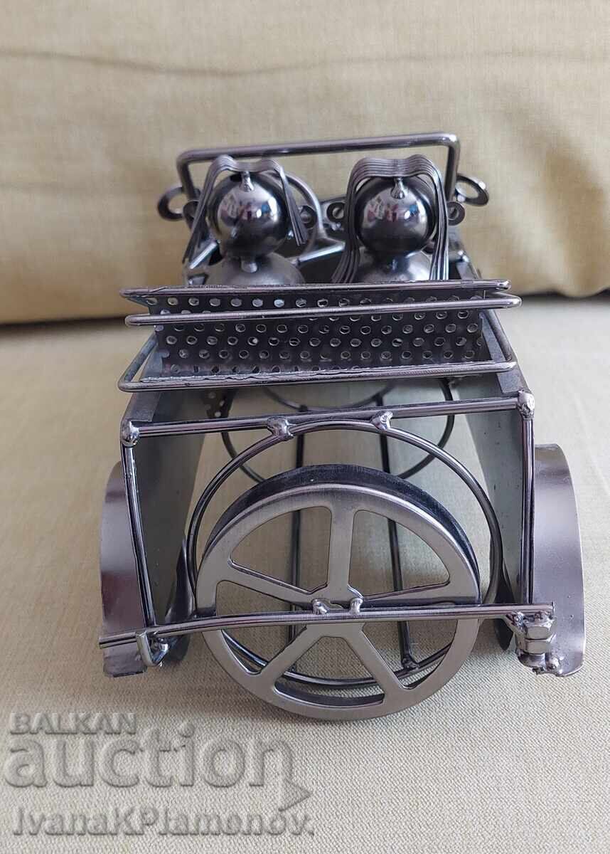 Delivery of Metal Bottle Holder for Connoisseurs