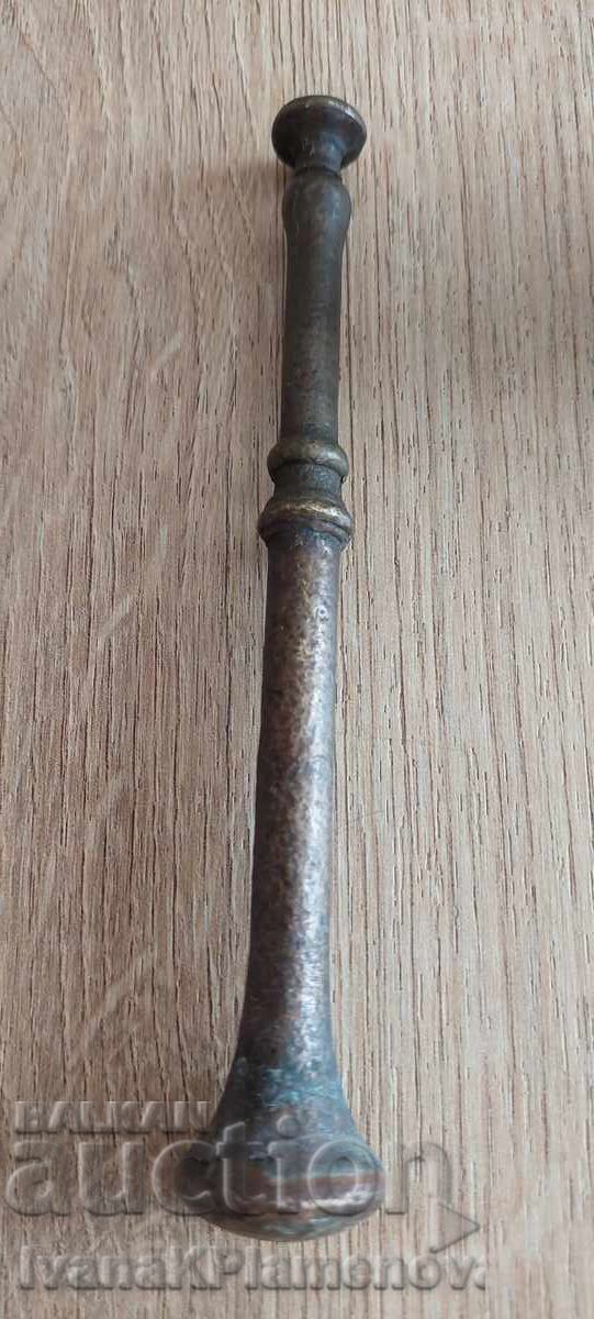 Licitație Cană de bronz pentru cunoscători