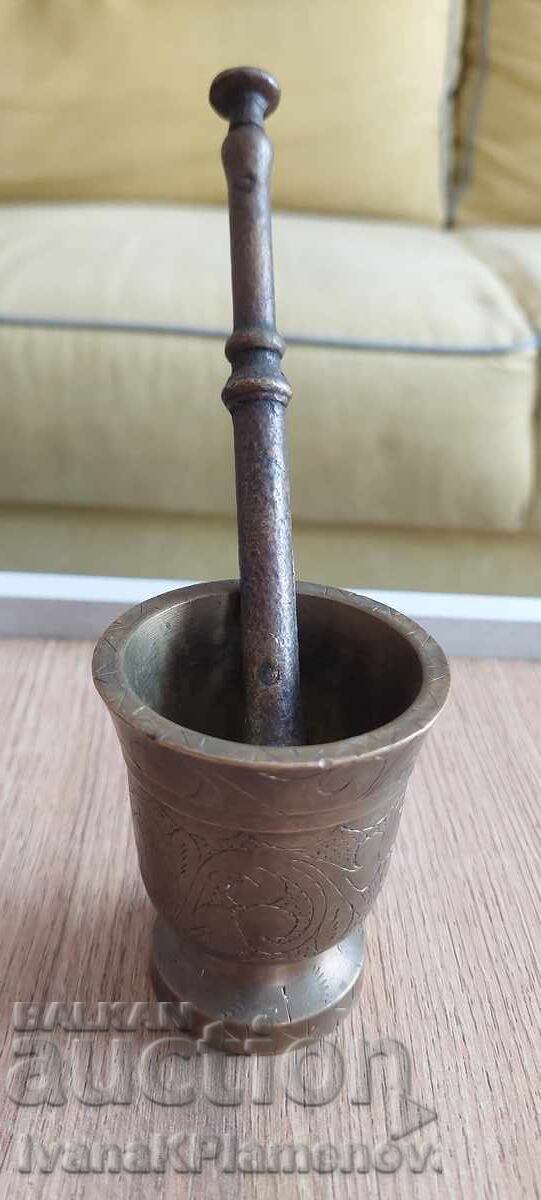 Cană de bronz pentru cunoscători