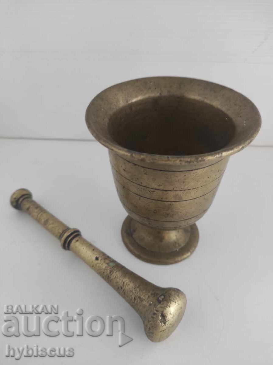 Αντίκα γουδί και γουδοχέρι, μπρούτζινα με τιμή € 45.00 | 88.01 BGN Αντίκα γουδί και γουδοχέρι, μπρούτζινα με τιμή € 45.00 | 88.01 BGN