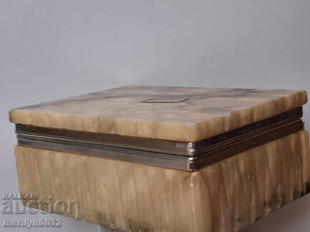 Licitație Cutie veche de bijuterii din marmură, alabastru Italia anii '80