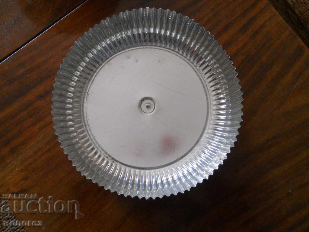 Tavă pentru checuri, prăjituri cu preț 8.00 BGN | € 4.09 Tavă pentru checuri, prăjituri cu preț 8.00 BGN | € 4.09