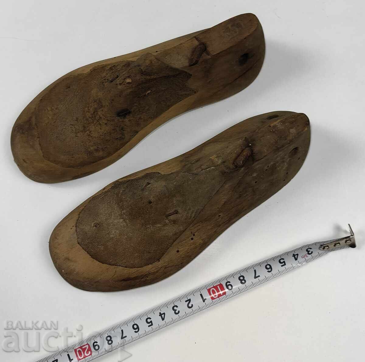 Πάνω από 100-ΕΤΩΝ ΠΑΠΟΥΤΣΟΚΑΛΟΥΠΙΑ ΥΠΟΔΗΜΑΤΟΠΟΙΙΚΑ ΚΑΛΟΥΠΙΑ ΠΑΠΟΥΤΣΙΟΥ με τιμή 35.00 BGN | € 17.90