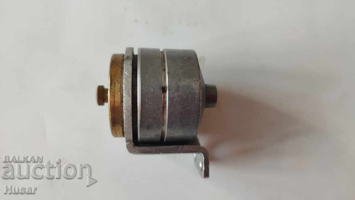 Livrarea Contor vechi pentru magnetofon cu role