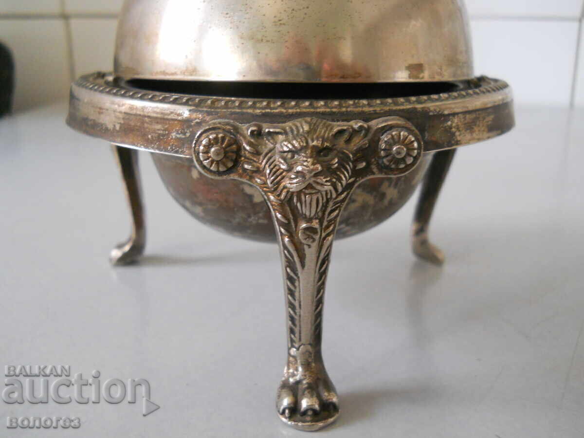 Auction Antique Silver-plated Dome Oil Lamp Auction Antique Silver-plated Dome Oil Lamp
