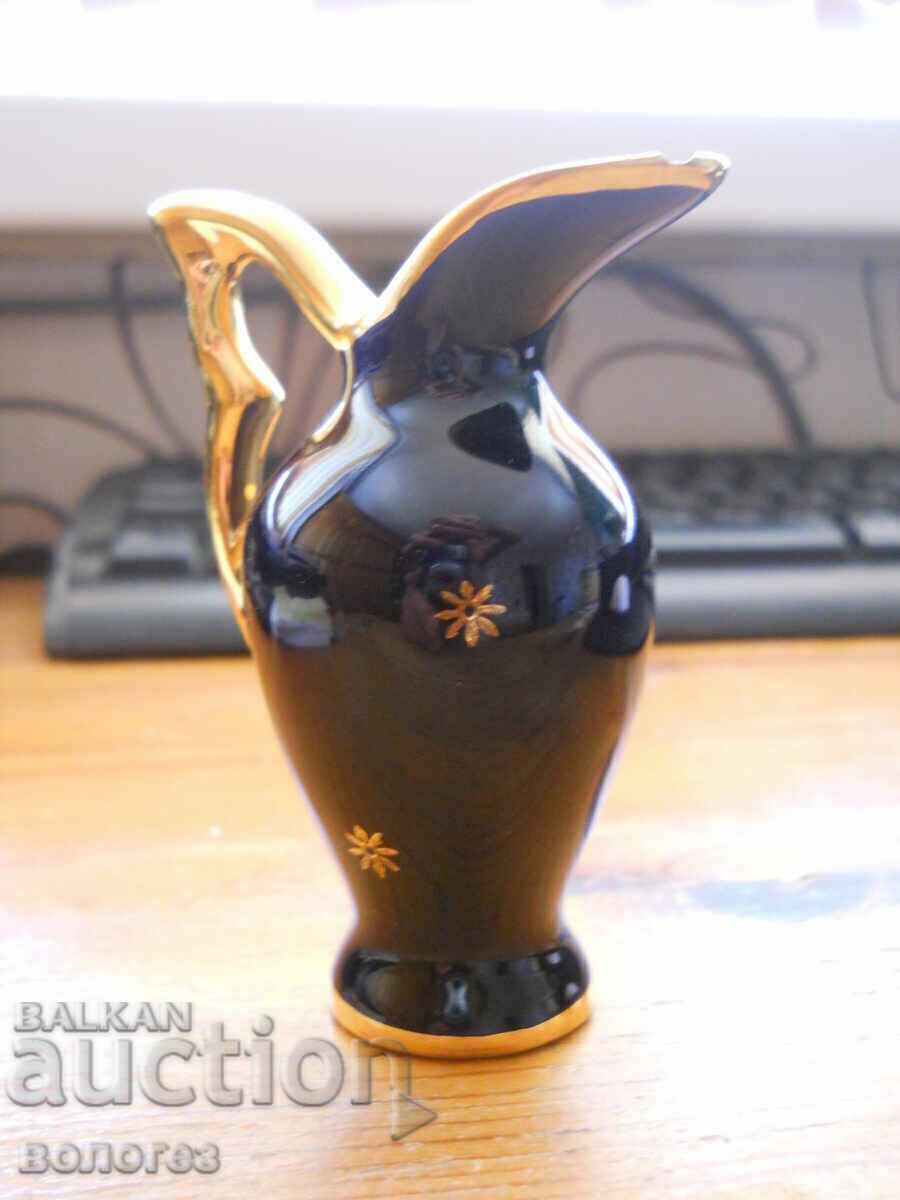 Porcelain vase "Limoges" - France with price 15.00 BGN | € 7.67 Porcelain vase "Limoges" - France with price 15.00 BGN | € 7.67