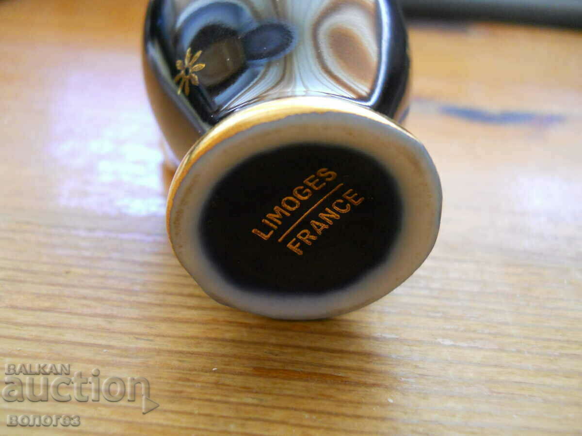 Auction Porcelain vase "Limoges" - France Auction Porcelain vase "Limoges" - France