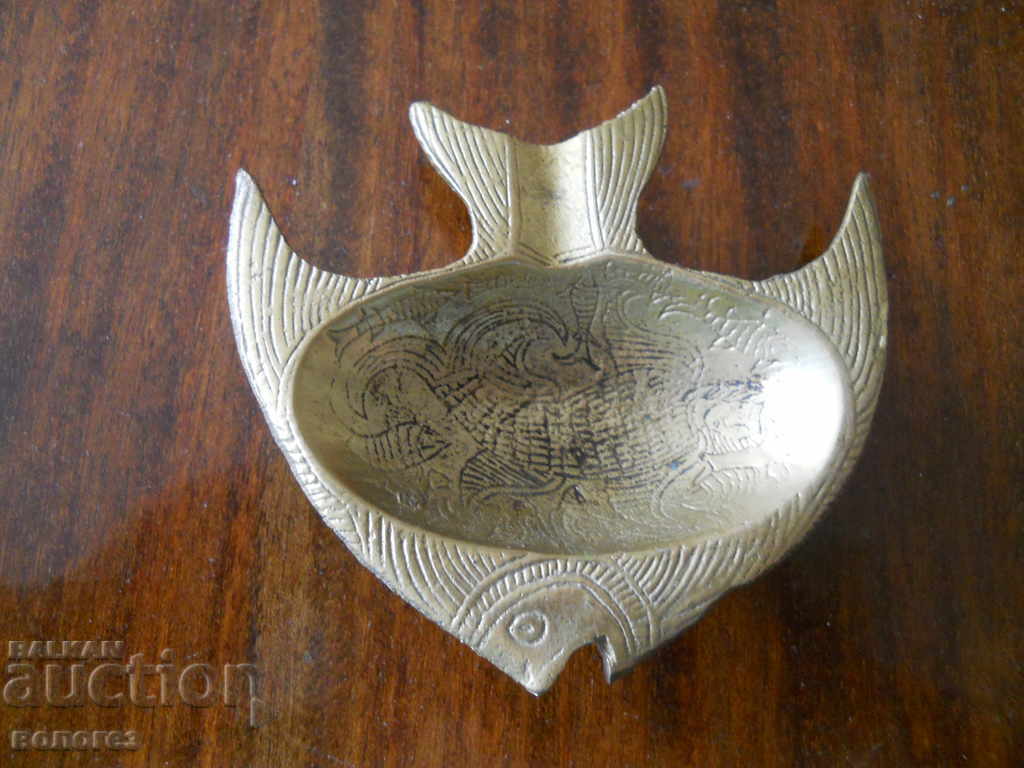 Bronze ashtray with price 15.00 BGN | € 7.67 Bronze ashtray with price 15.00 BGN | € 7.67