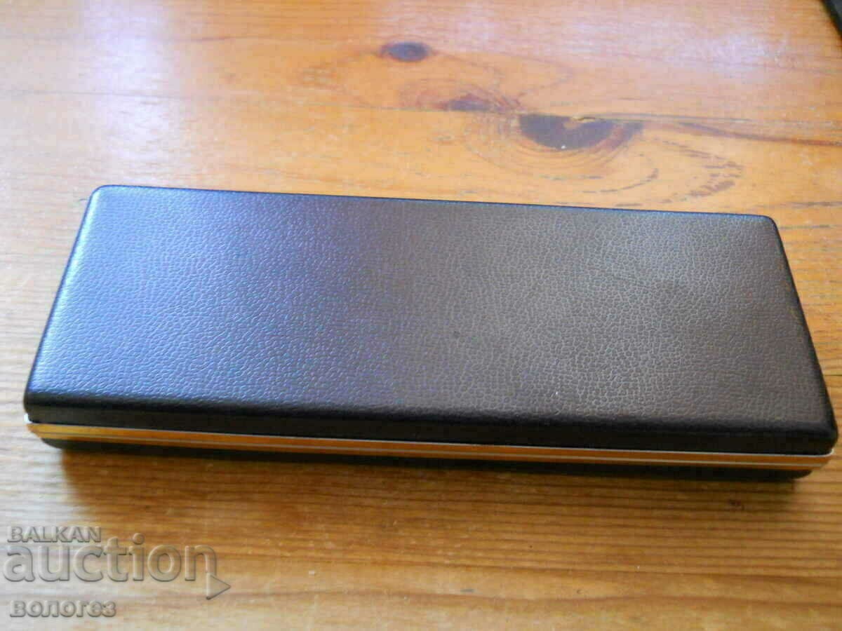 Cutie de lux cu pix si creion Cutie de lux cu pix si creion