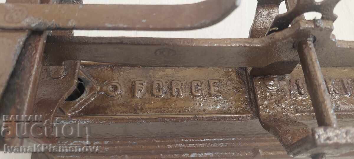 Auction  Vintage Balance Scale for Connoisseurs