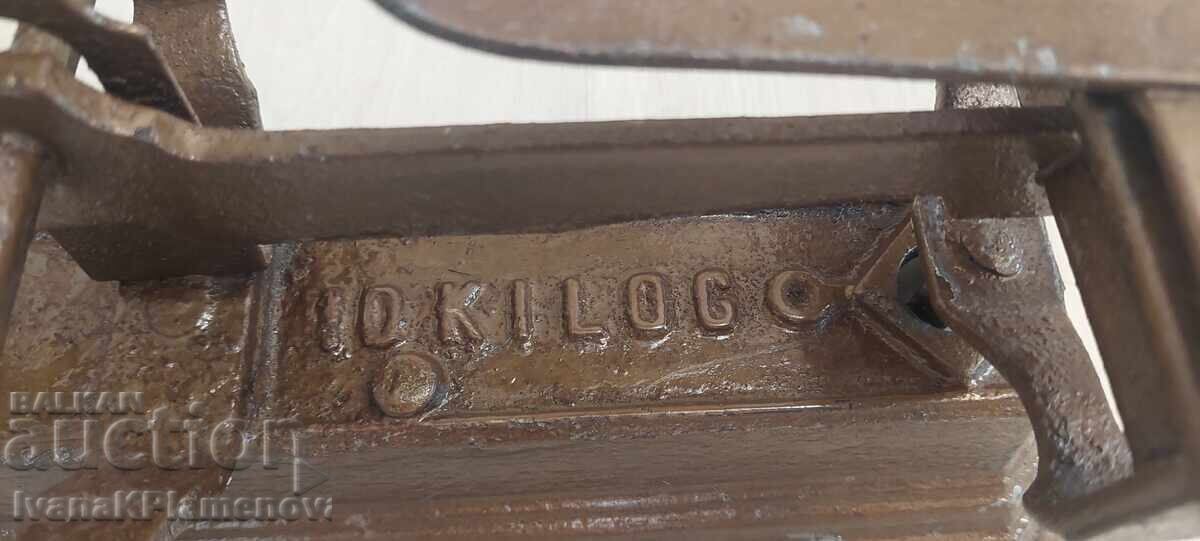 Delivery of Vintage Balance Scale for Connoisseurs