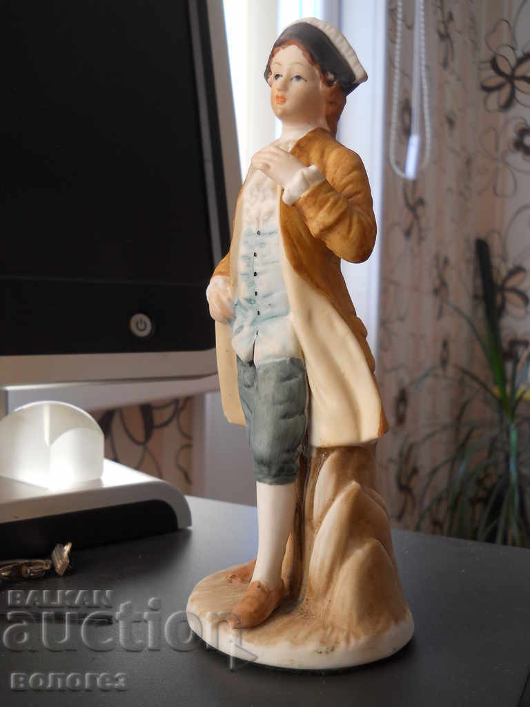 Figurină - porțelan biscuiți cu preț 25.00 BGN | € 12.78 Figurină - porțelan biscuiți cu preț 25.00 BGN | € 12.78