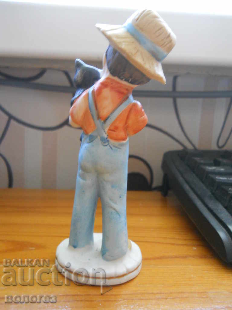Auction Porcelain figurine Auction Porcelain figurine