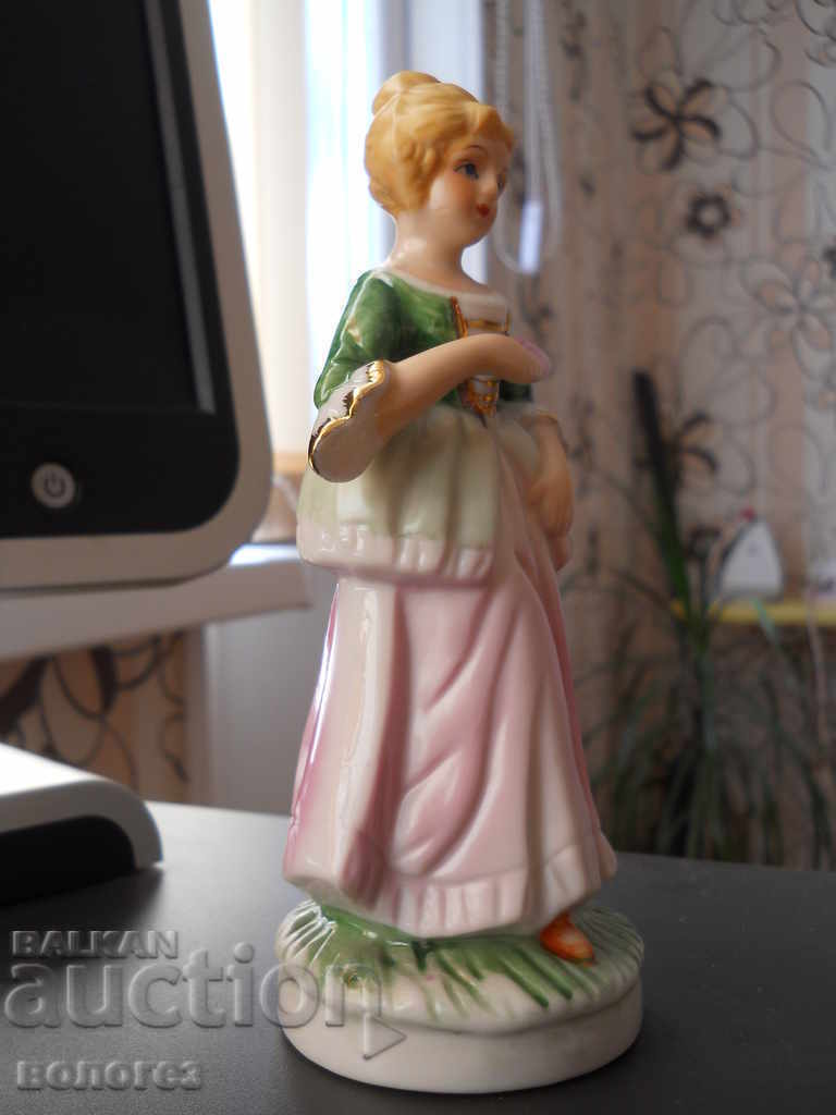 Porcelain figurine with price 35.00 BGN | € 17.90 Porcelain figurine with price 35.00 BGN | € 17.90