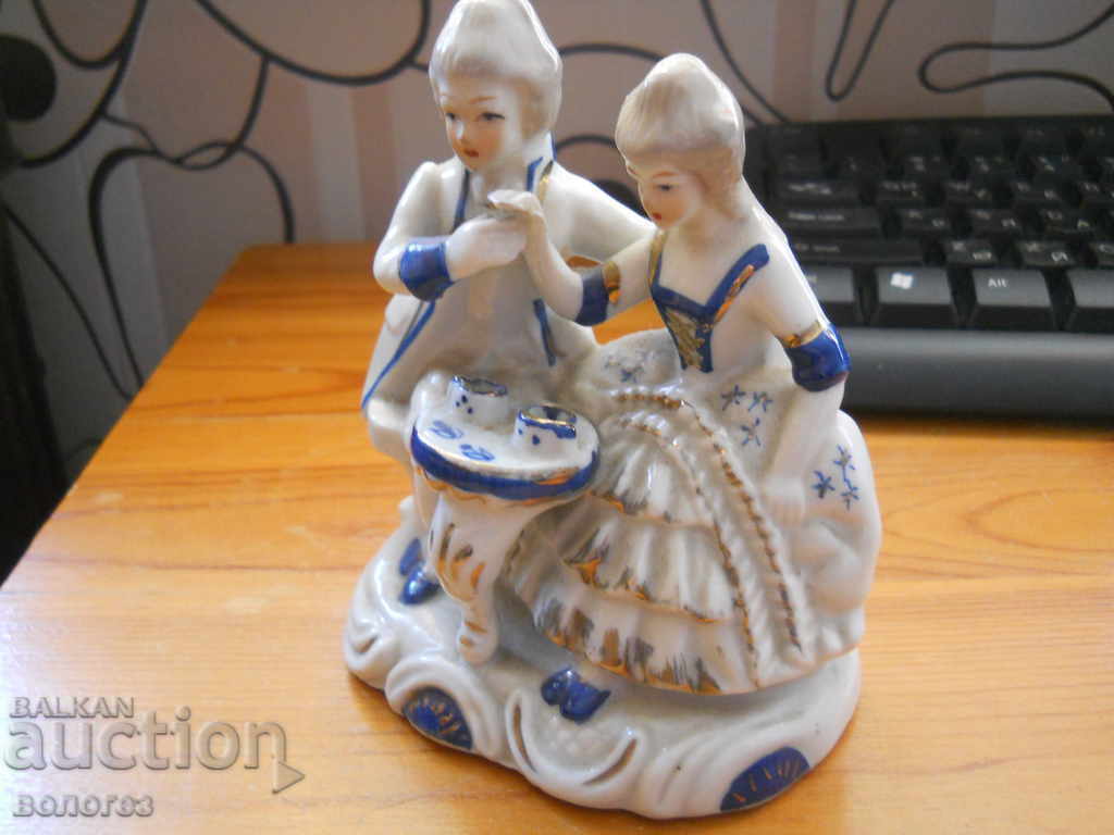 Porcelain figurine with price 40.00 BGN | € 20.45 Porcelain figurine with price 40.00 BGN | € 20.45