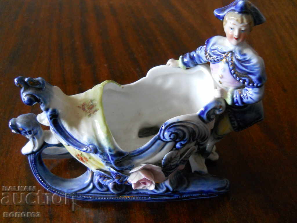 Porcelain figurine with price 40.00 BGN | € 20.45 Porcelain figurine with price 40.00 BGN | € 20.45