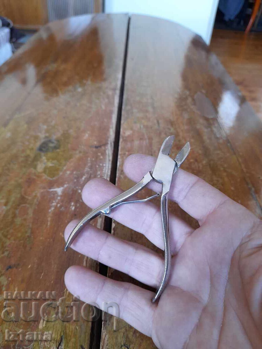 Clești vechi tăietori cu preț 16.00 BGN | € 8.18
