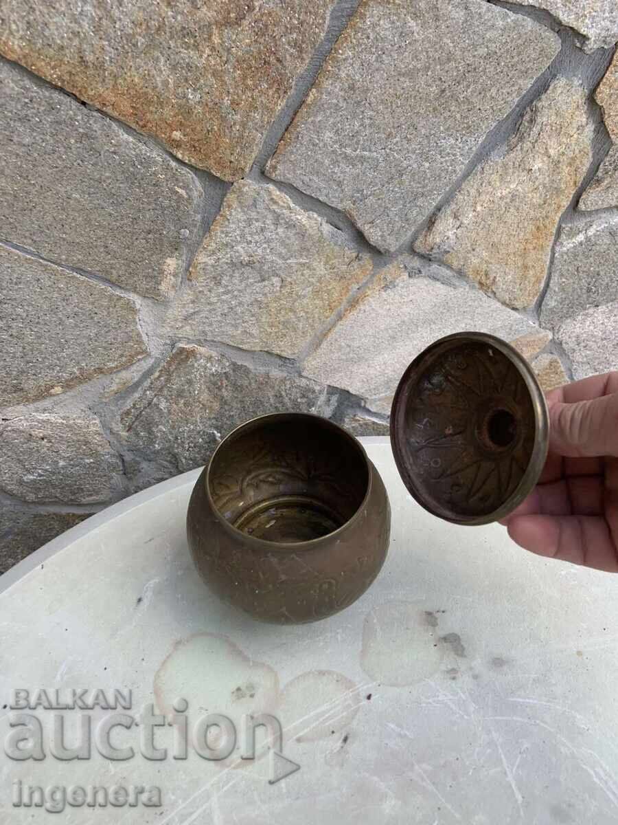 Licitație CEASCĂ DE ZAHĂRNIȚĂ DIN ALAMĂ, VECHE Licitație CEASCĂ DE ZAHĂRNIȚĂ DIN ALAMĂ, VECHE