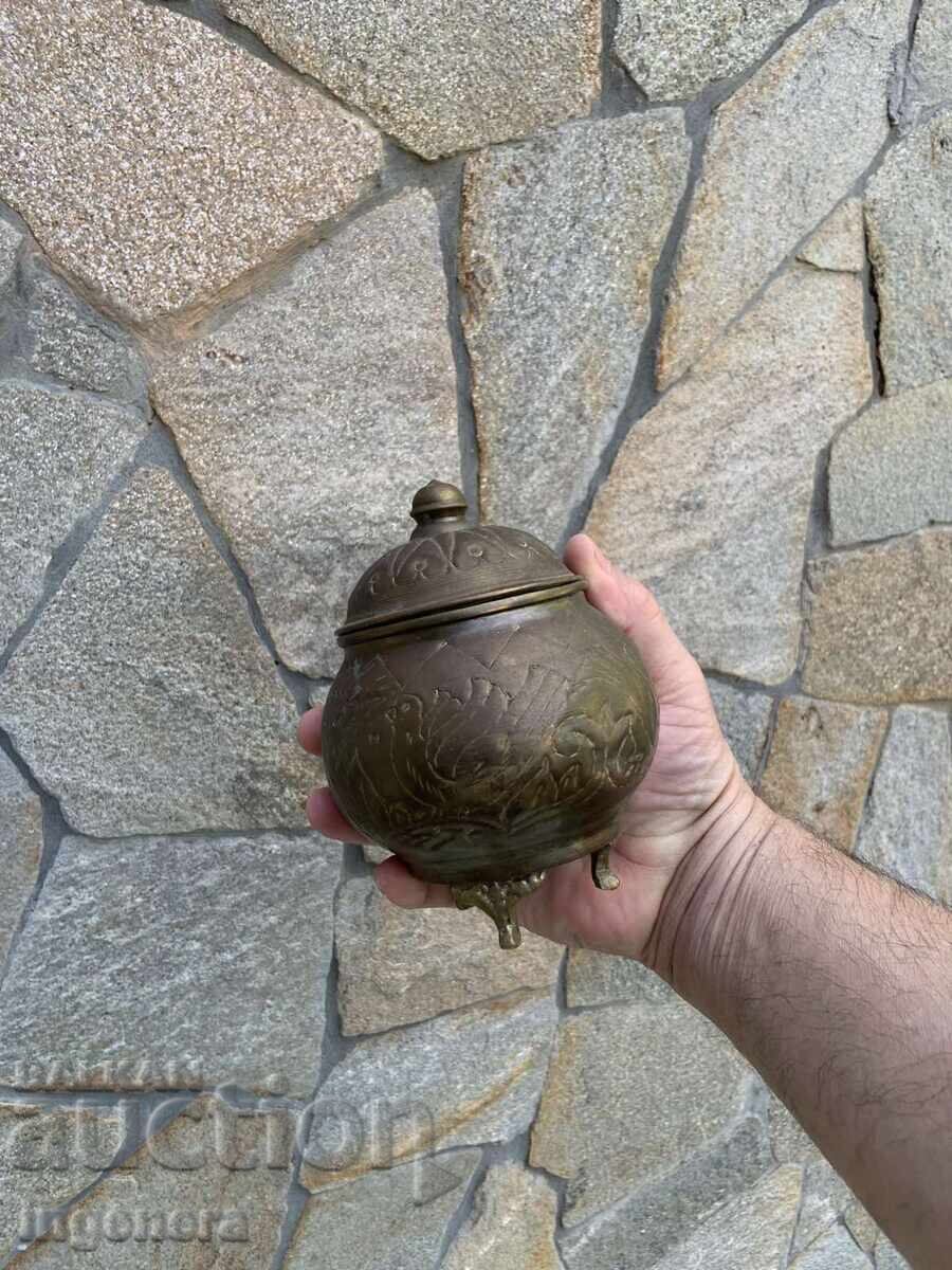 CEASCĂ DE ZAHĂRNIȚĂ DIN ALAMĂ, VECHE - 6 CEASCĂ DE ZAHĂRNIȚĂ DIN ALAMĂ, VECHE - 6