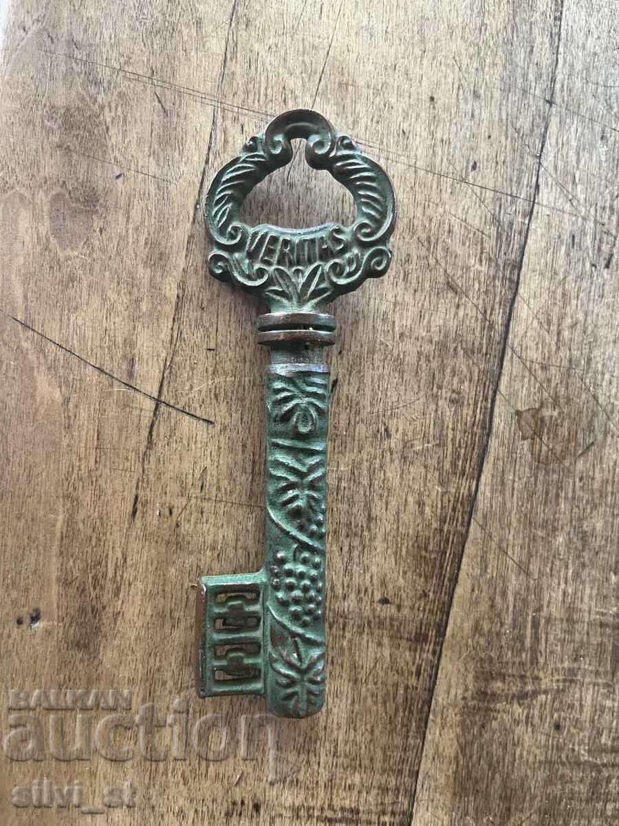 Bronze Corkscrew / Key / IN VINO VERITAS - 5 Bronze Corkscrew / Key / IN VINO VERITAS - 5