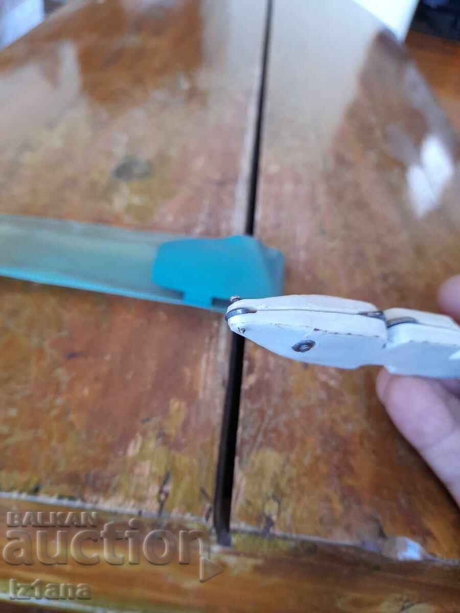 Παράδοση Παλιό διαμάντι, ανοιχτήρι, ακονιστήρι