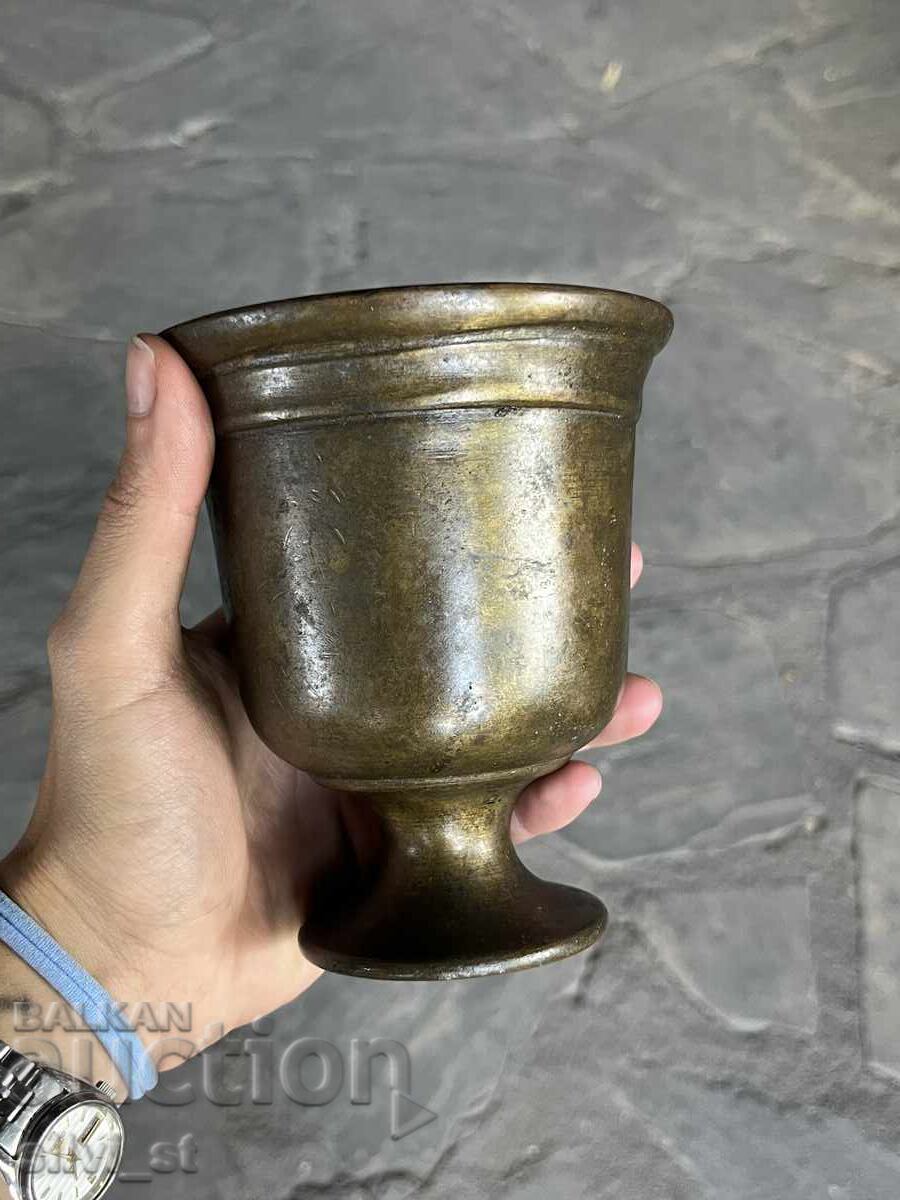 Auction  Old bronze mortar and pestle