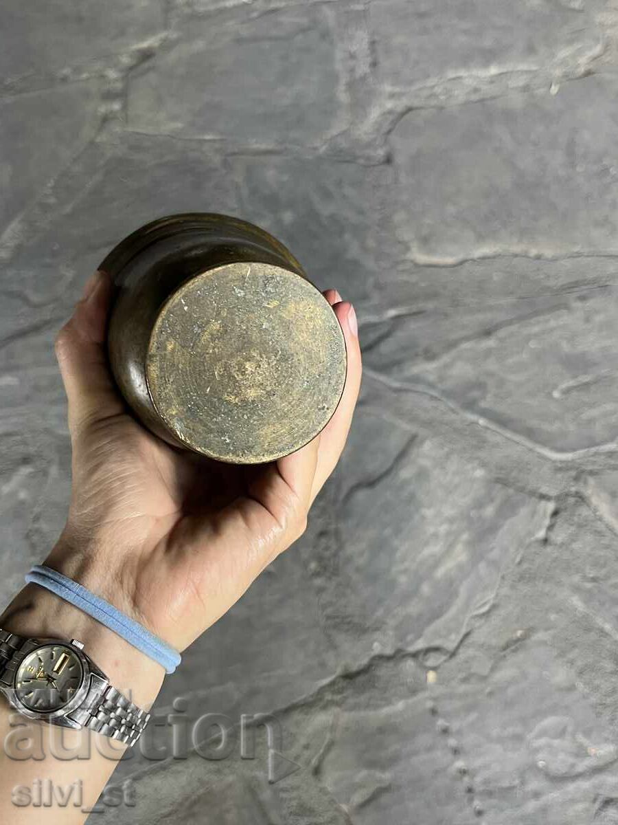 Delivery of Old bronze mortar and pestle