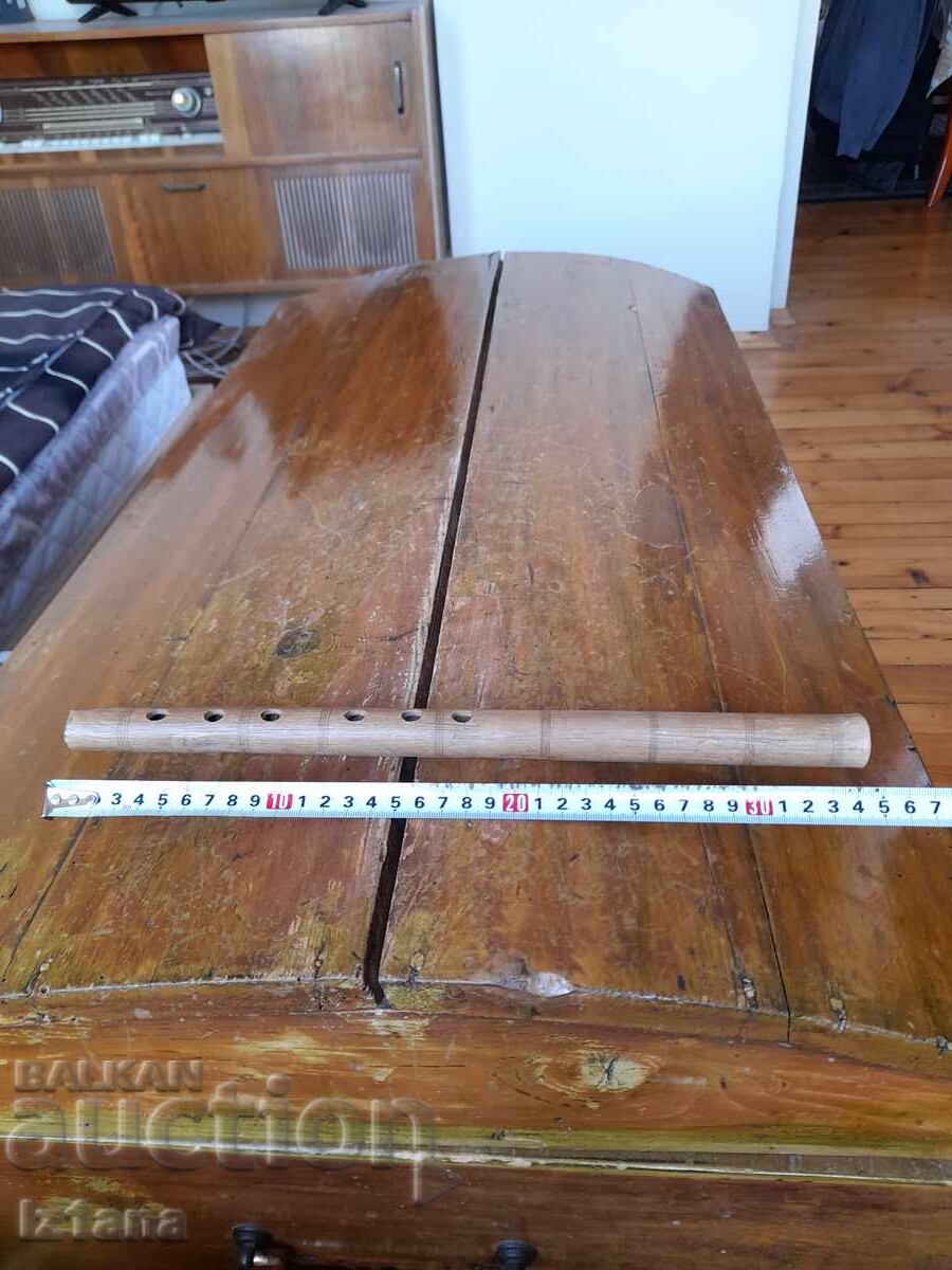 Παλιό ράσκυλο, ντουντουκ, σφυρίχτρα με τιμή 32.00 BGN | € 16.36