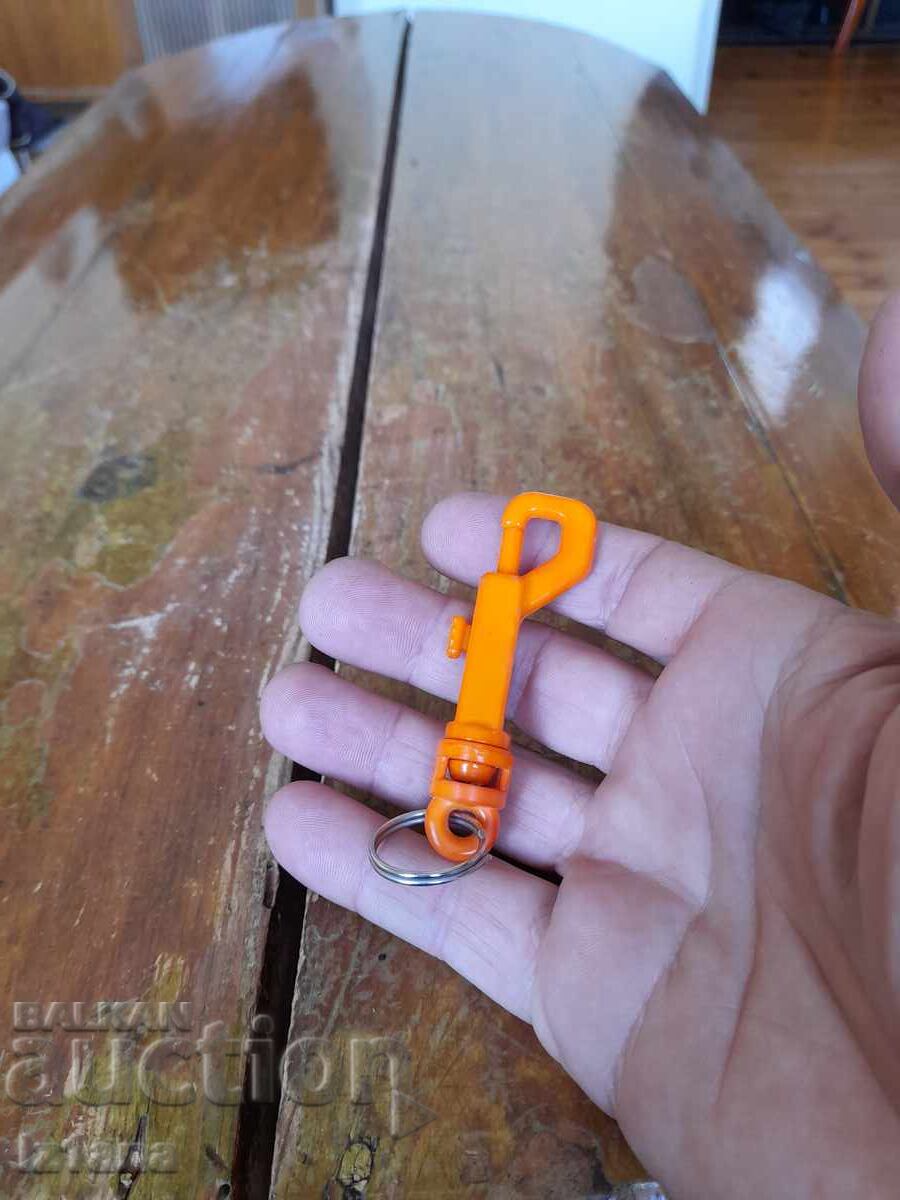 An old key ring with price 11.00 BGN | € 5.62